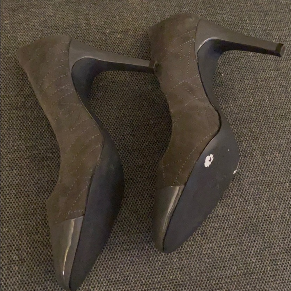 Beautiful heels. - Picture 5 of 7